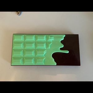 Makeup Revolution Mint Chocolate Bar Eyeshadow